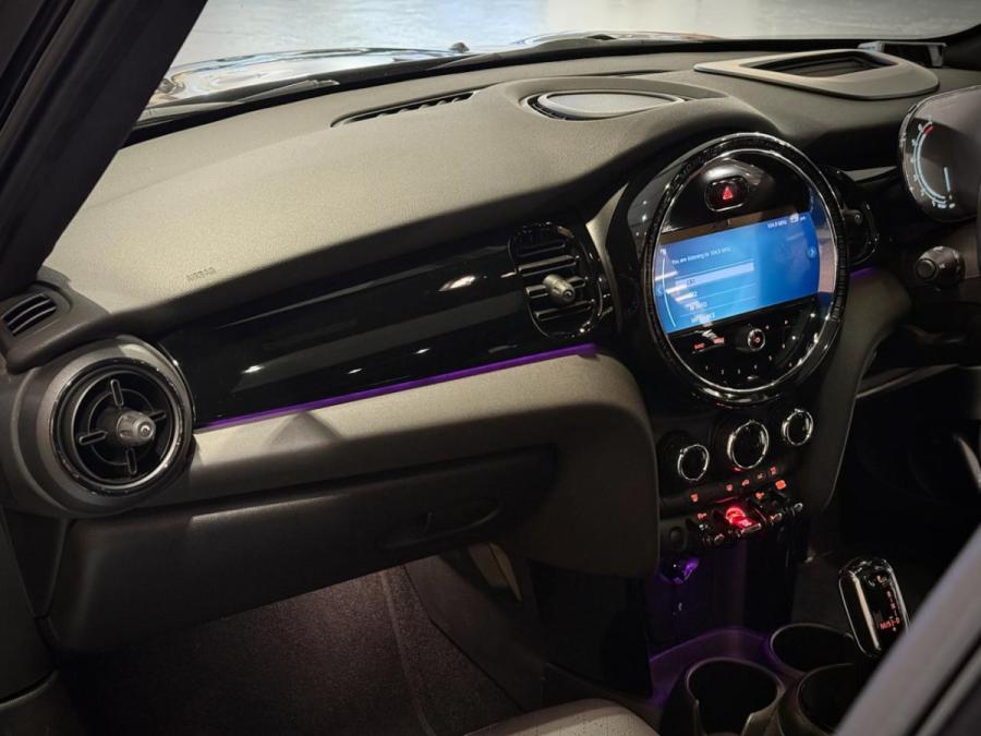 MINI COOPER S 5-DOOR (F55) - Image 9